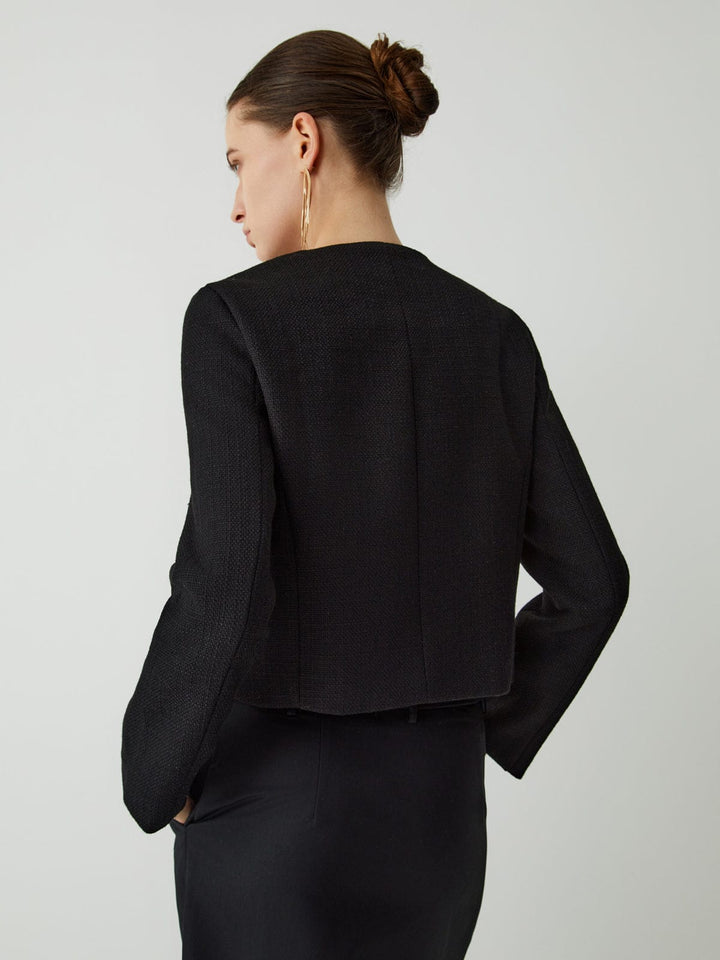 Kurtka Krótka Elegancka z Modnymi Guzikami i Kieszeniami