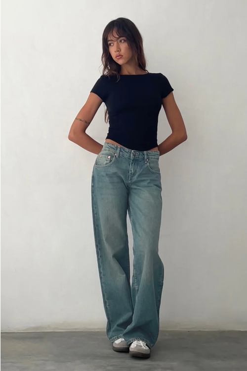 Jeansy z Niskim Stanem W Modnym Stylu