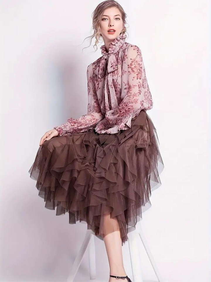 Tiulowa Spódnica Warstwowa z Wysokim Stanem i Asymetrycznym Krojem