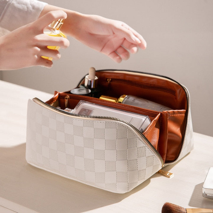Luksusowa Kosmetyczka W Kratkę W Eleganckim Wydaniu