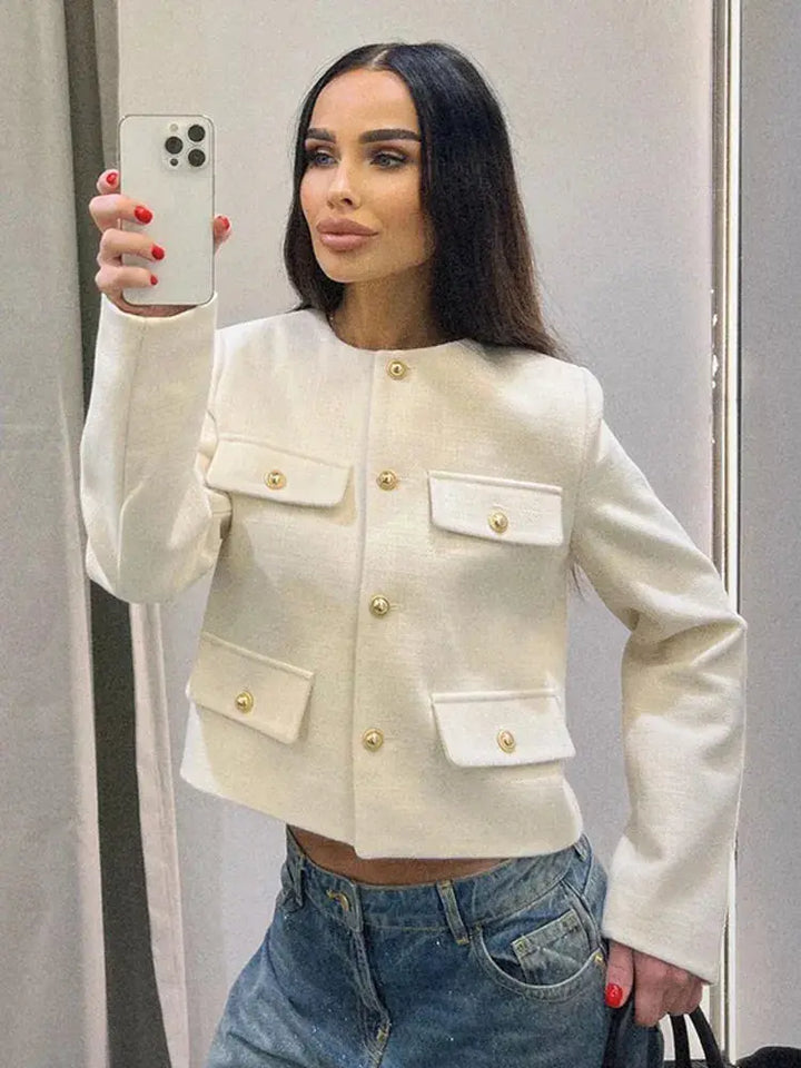 Kurtka Krótka Elegancka z Wyjątkowym Wykończeniem