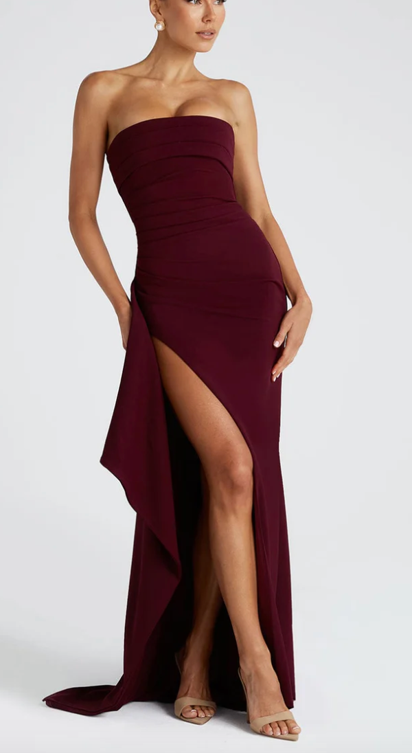 Sukienka Maxi Bez Ramiączek O Eleganckim Kroju