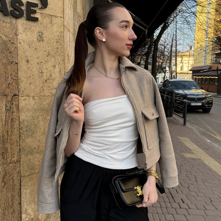 Kurtka Bomber Damska Krótka z Zamkiem z Przodu i Kieszeniami