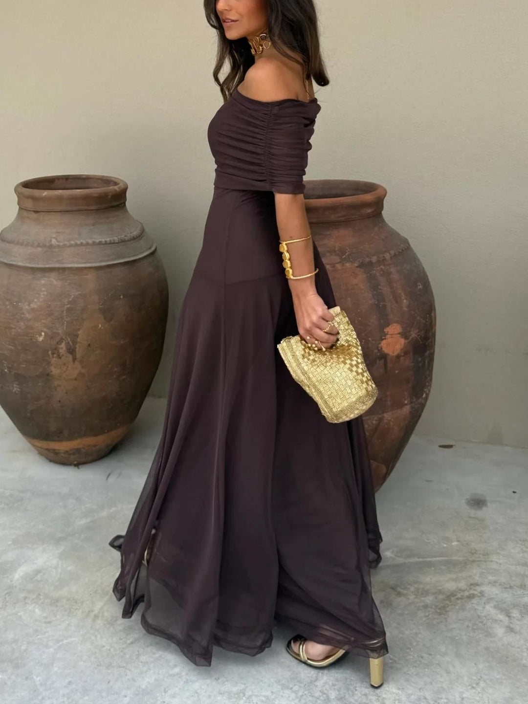 Sukienka Maxi Elegancka Dla Kobiet Na Wesele z Modnym Wykończeniem