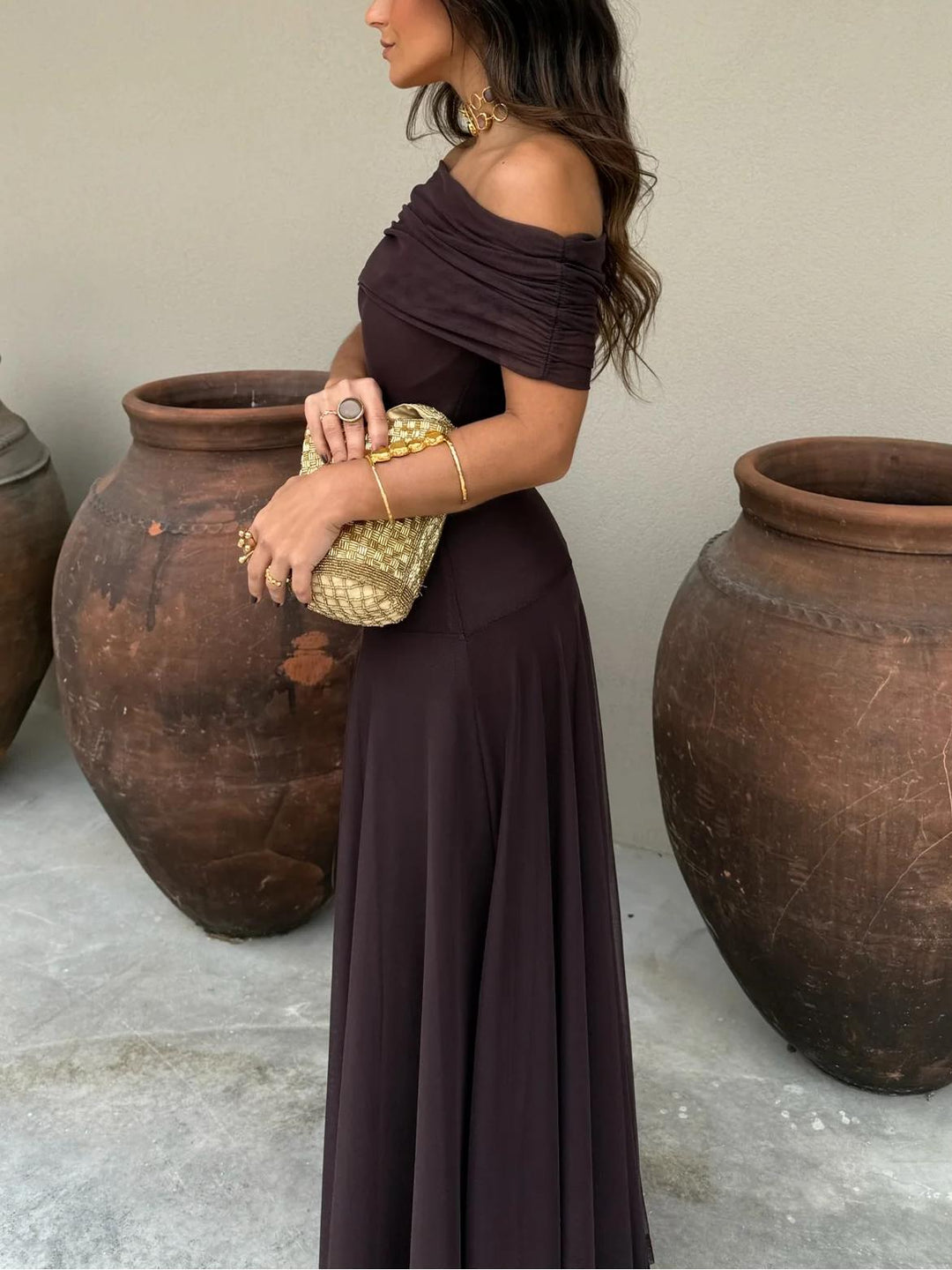 Sukienka Maxi Elegancka Dla Kobiet Na Wesele z Modnym Wykończeniem