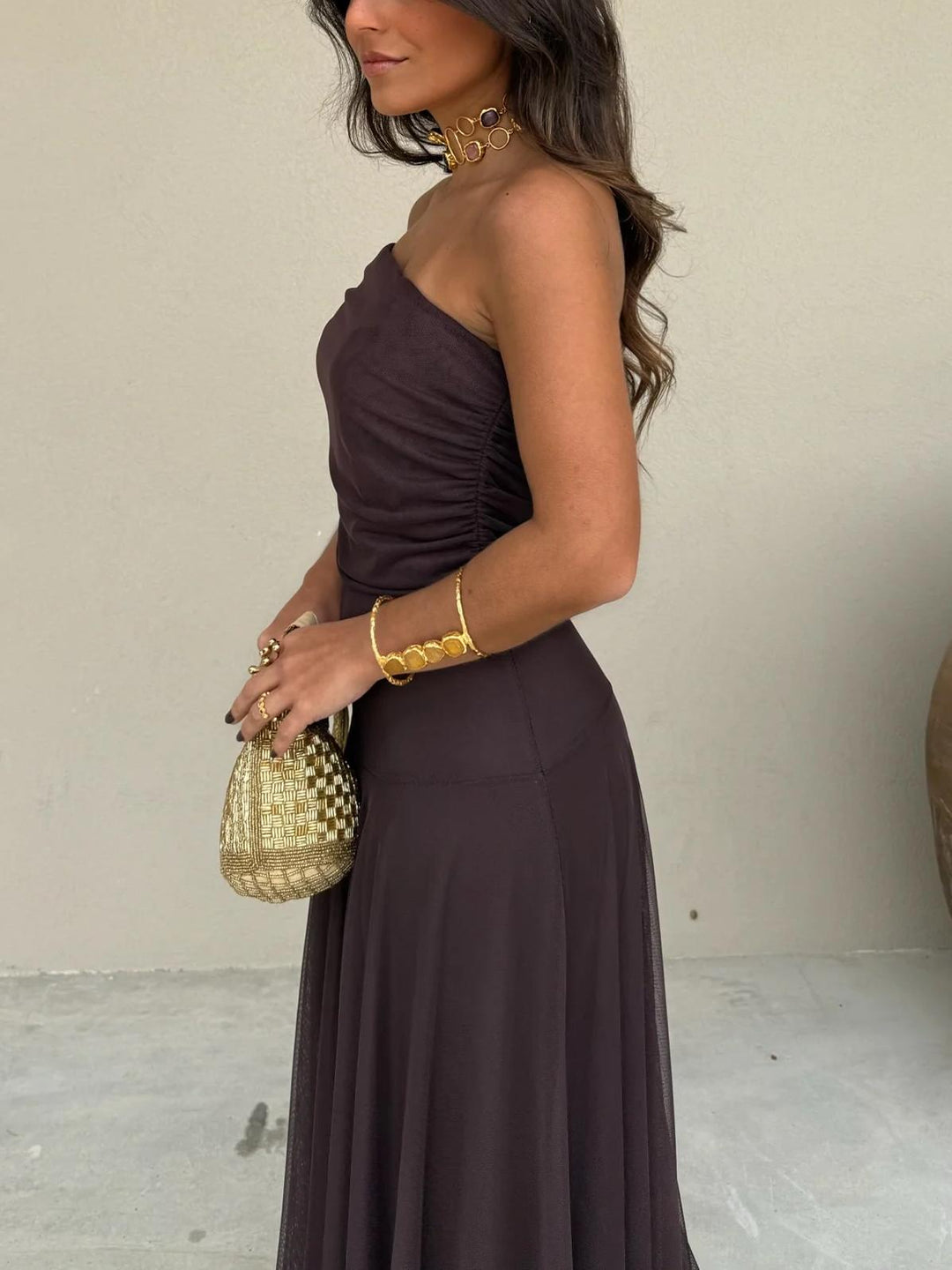 Sukienka Maxi Elegancka Dla Kobiet Na Wesele z Modnym Wykończeniem