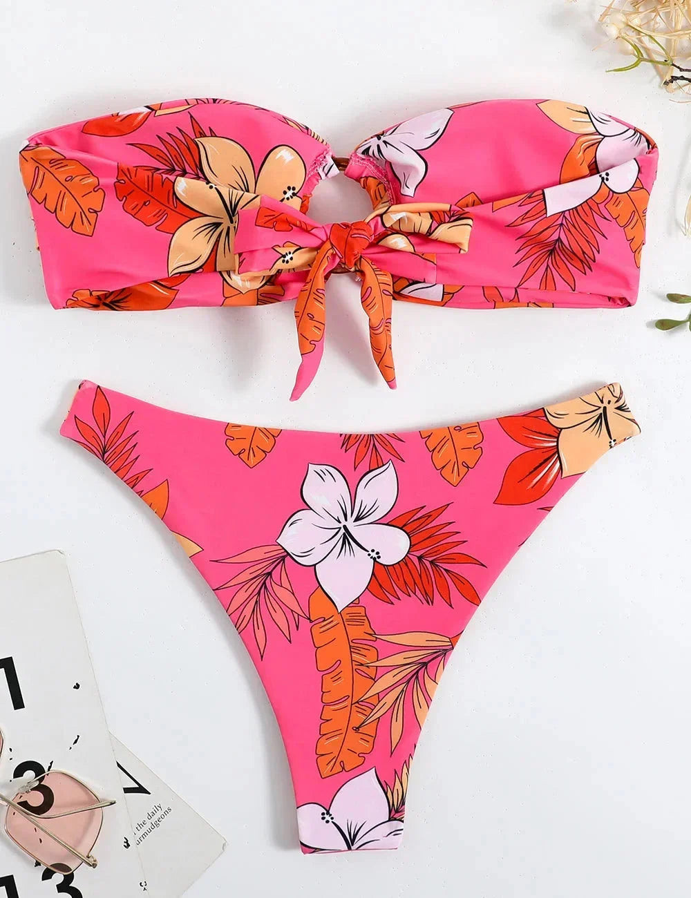 Bikini Bandeau Damski z Eleganckimi Detalami Kwiatowymi