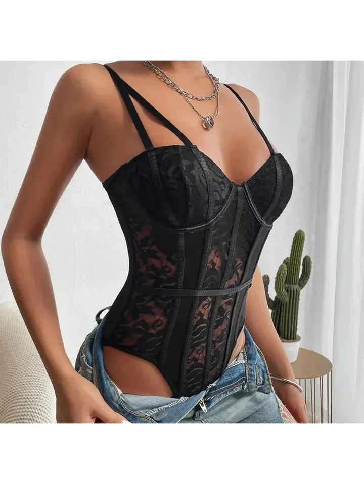 Haftowane Body Gorsetowe O Dopasowanym Kroju